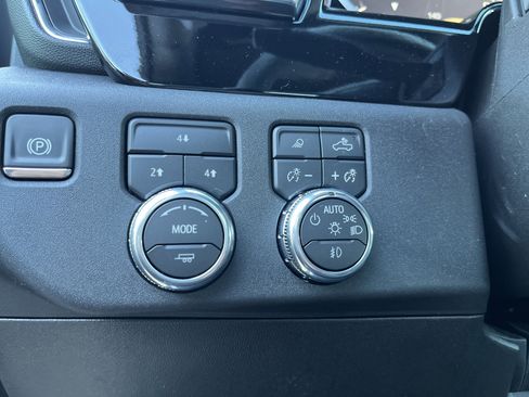 New 2026 GMC Sierra 2500 SLE w/ SLE Convenience Package image 18