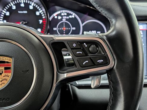 Used 2020 Porsche Panamera w/ Premium Package image 33