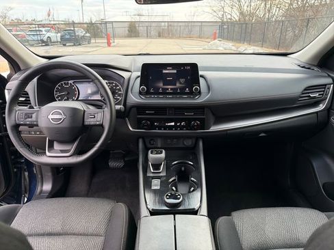 Used 2025 Nissan Rogue SV image 25