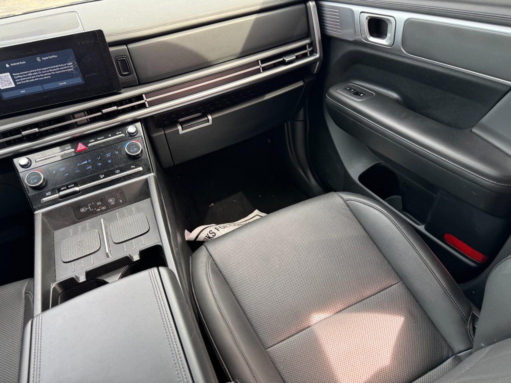 Used 2025 Hyundai Santa Fe SEL FWD image 15