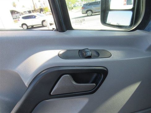 Used 2018 Mercedes-Benz Sprinter 2500 image 16