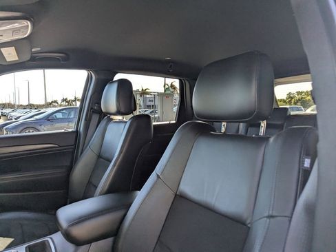 Used 2021 Jeep Grand Cherokee Laredo X image 21