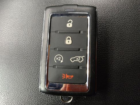 Used 2022 Jeep Grand Cherokee Limited 4xe w/ Luxury Tech Group II image 32