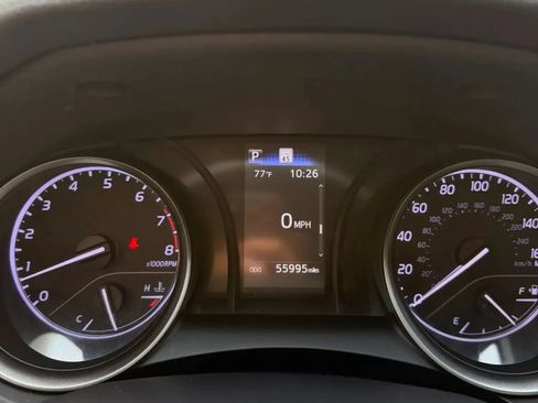 Used 2021 Toyota Camry SE FWD image 14