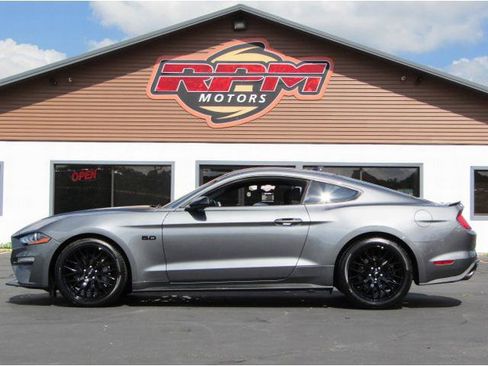 Used 2021 Ford Mustang GT w/ Equipment Group 301A RWD image 5