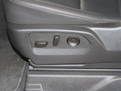 Used 2025 GMC Sierra 1500 SLT image 23