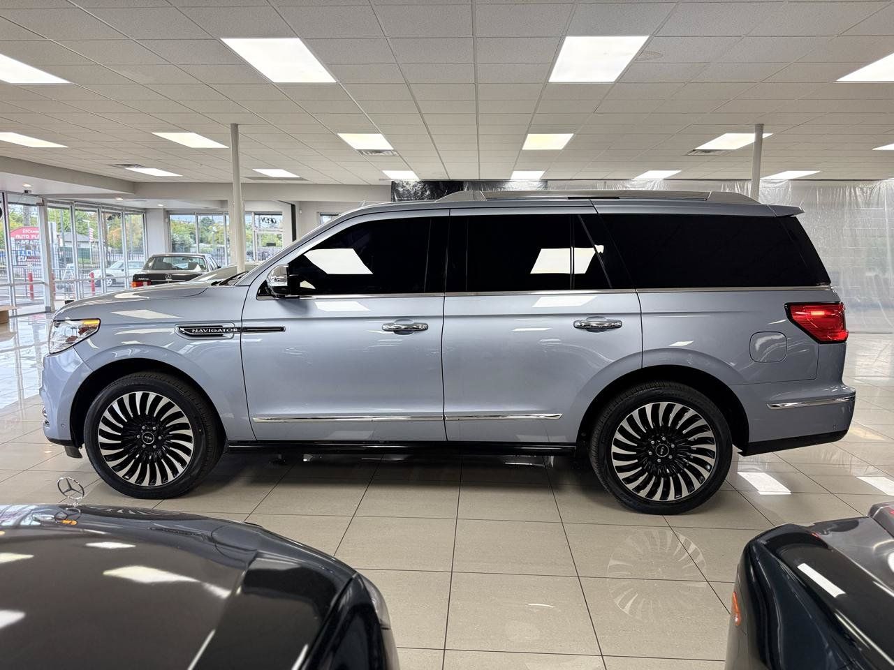 Used 2018 Lincoln Navigator Black Label AWD/4WD image 7