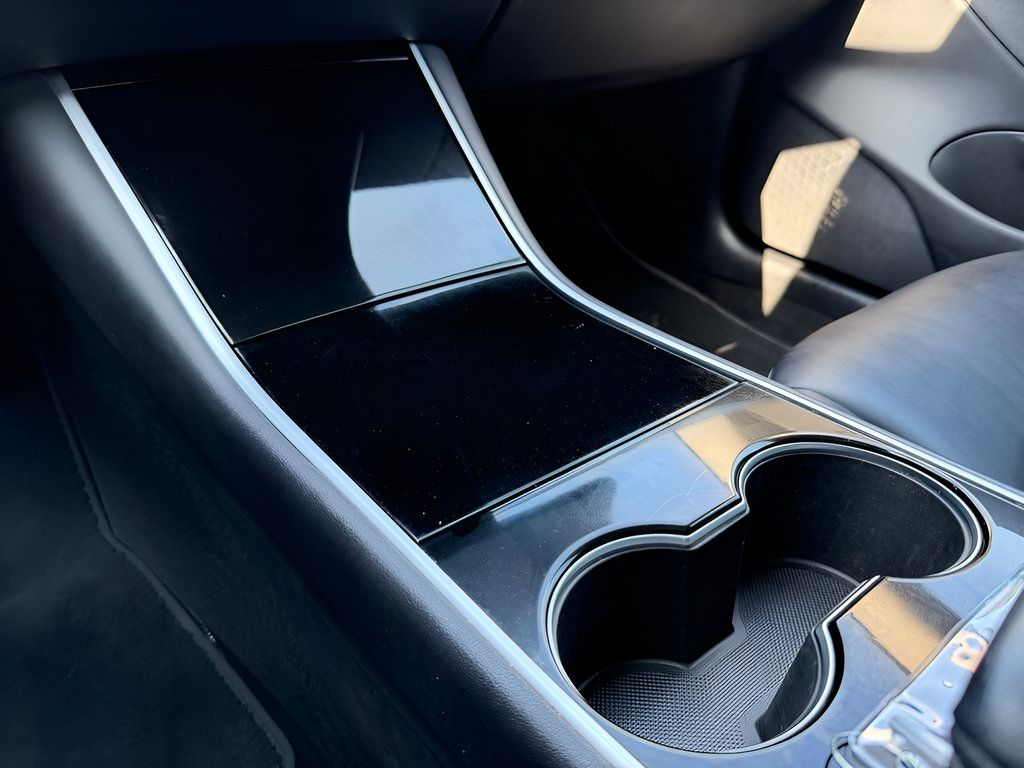 Used 2018 Tesla Model 3 Mid Range RWD image 51
