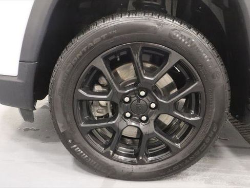 Certified 2023 Jeep Compass Latitude w/ Sun and Sound Group AWD/4WD image 27
