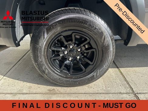 Used 2022 RAM 1500 Classic Warlock w/ Electronics Group AWD/4WD image 5