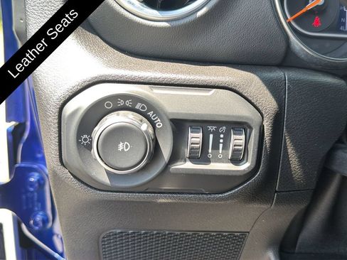 Used 2020 Jeep Wrangler Unlimited Sahara AWD/4WD image 32