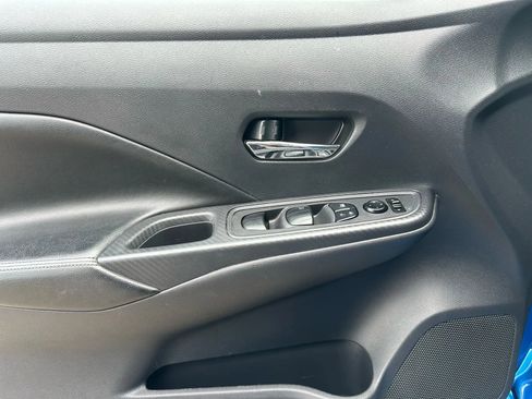 Used 2020 Nissan Versa SV image 9