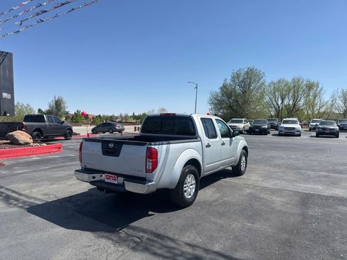 Used 2016 Nissan Frontier SV image 12