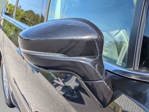 Used 2022 Chrysler Pacifica Touring-L FWD image 31