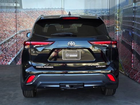 Certified 2026 Toyota Highlander Limited AWD/4WD image 7