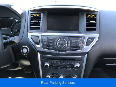 Used 2019 Nissan Pathfinder SL FWD image 4