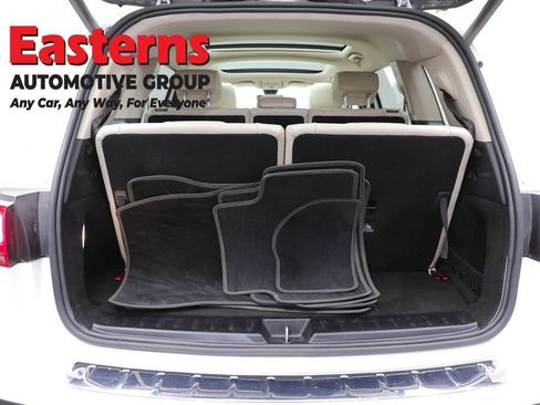 Used 2021 Mercedes-Benz GLB 250 4MATIC w/ Premium Package image 9