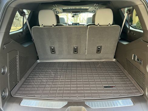 Used 2023 Chevrolet Suburban Z71 w/ Luxury Package image 25