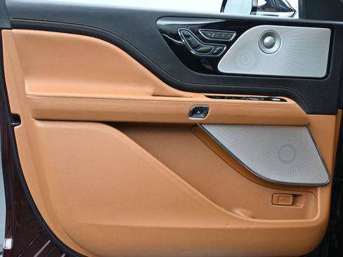 Used 2022 Lincoln Aviator Black Label image 9