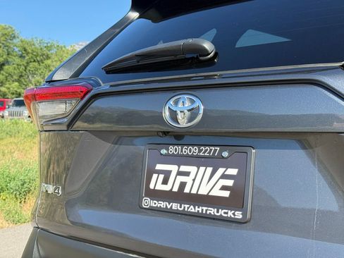 Used 2024 Toyota RAV4 XLE AWD/4WD image 15