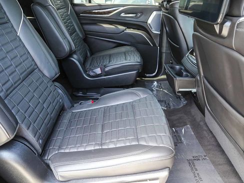 Used 2024 Cadillac Escalade ESV Sport Platinum w/ LPO, ONYX Package AWD/4WD image 16