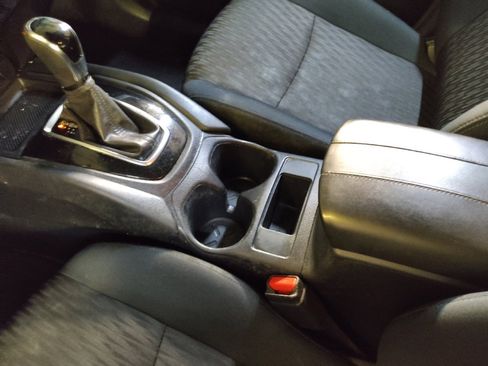 Used 2019 Nissan Rogue S FWD image 26