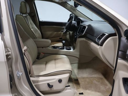 Used 2015 Jeep Grand Cherokee Overland w/ Advanced Technology Group image 26