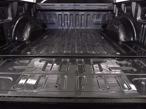 Used 2023 Ford F150 Lightning XLT image 13