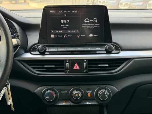 Used 2023 Kia Forte LXS image 13