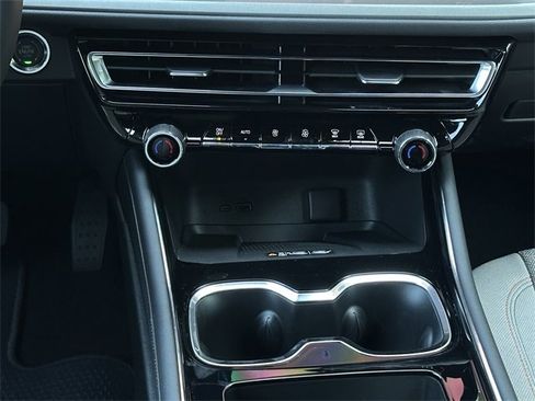 New 2026 Chevrolet Traverse LT image 15