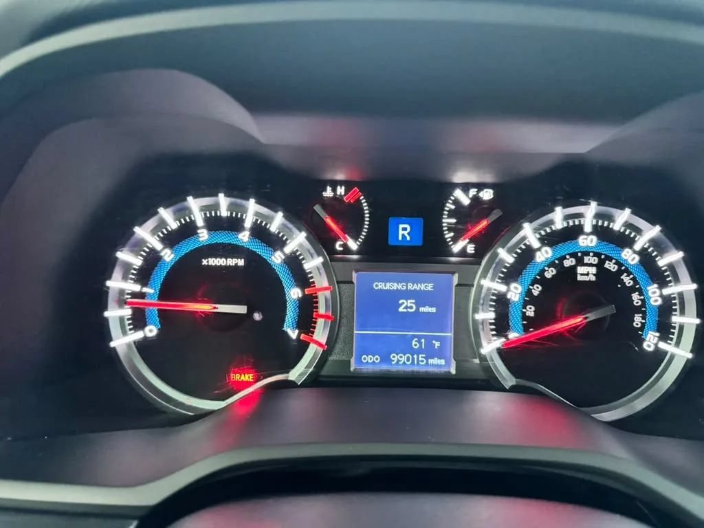 Used 2018 Toyota 4Runner SR5 AWD/4WD image 15