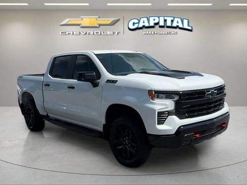 Used 2026 Chevrolet Silverado 1500 LT Trail Boss w/ LPO, Dark Essentials Package AWD/4WD image 7