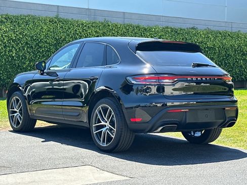 Certified 2025 Porsche Macan AWD/4WD image 3