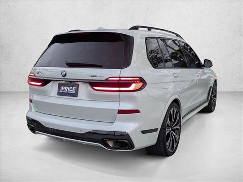 Used 2024 BMW X7 xDrive40i w/ M Sport Package image 5