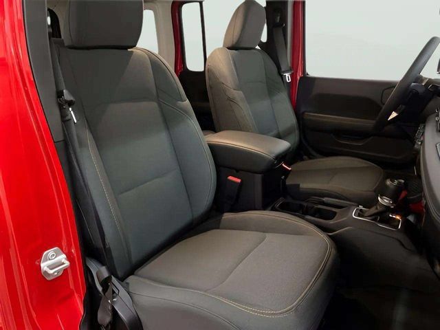 Used 2025 Jeep Wrangler Unlimited Sahara w/ Safety Group AWD/4WD image 78