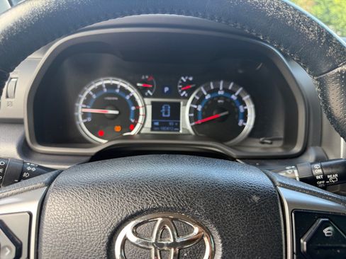 Used 2015 Toyota 4Runner Limited RWD image 10