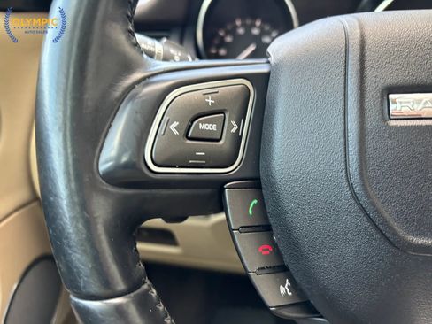 Used 2017 Land Rover Range Rover Evoque SE image 22