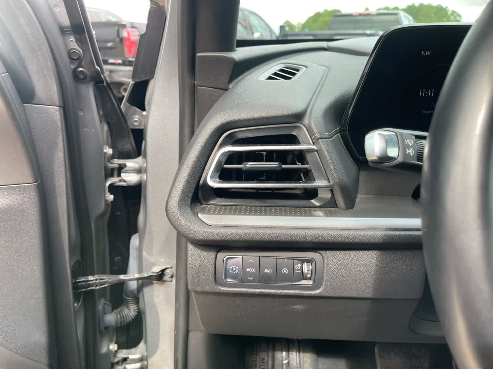 Used 2024 Chevrolet Traverse LT AWD/4WD image 14
