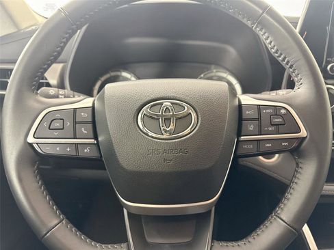 Certified 2024 Toyota Highlander LE image 16