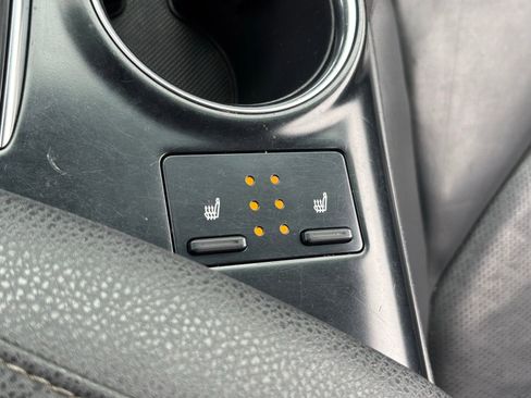 Used 2019 Toyota Camry XSE FWD image 18