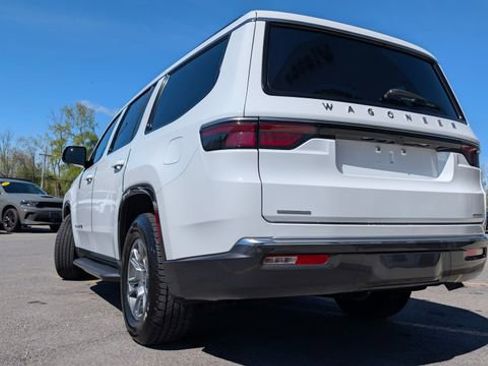 Used 2022 Jeep Wagoneer Series I AWD/4WD image 7