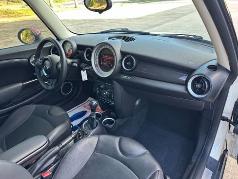 Used 2013 MINI Cooper S image 17