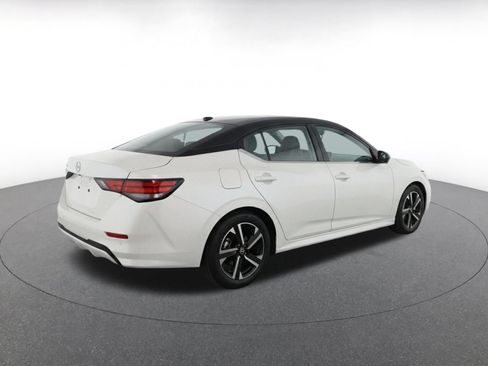 Used 2025 Nissan Sentra SV FWD image 11