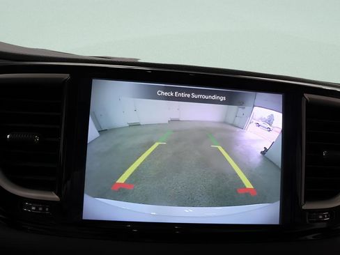Used 2025 Chrysler Pacifica Select FWD image 12