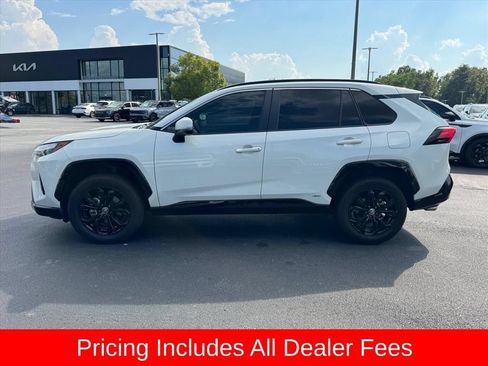 Used 2022 Toyota RAV4 SE AWD/4WD image 6