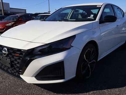 Used 2024 Nissan Altima 2.5 SR