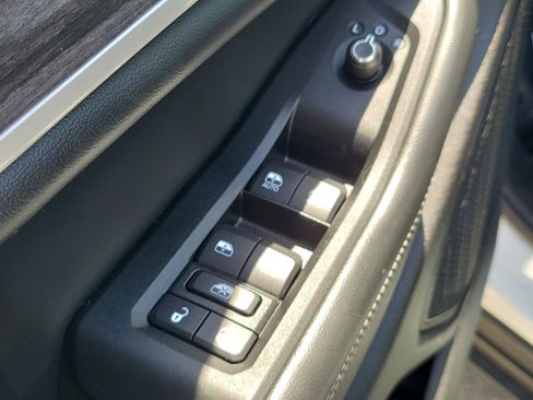 Used 2023 Jeep Grand Cherokee Limited AWD/4WD image 15