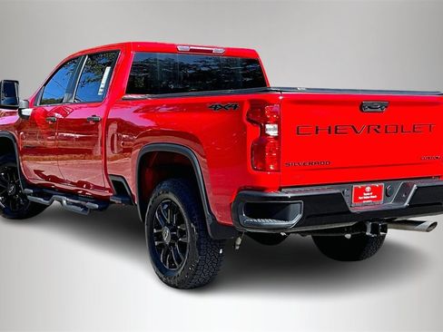 Used 2025 Chevrolet Silverado 2500 Custom w/ Custom Convenience Package image 4