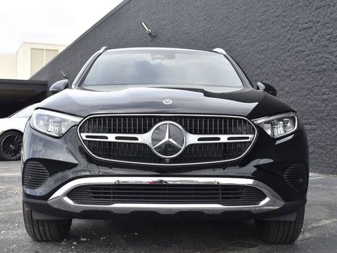 Used 2025 Mercedes-Benz GLC 350e 4MATIC image 8