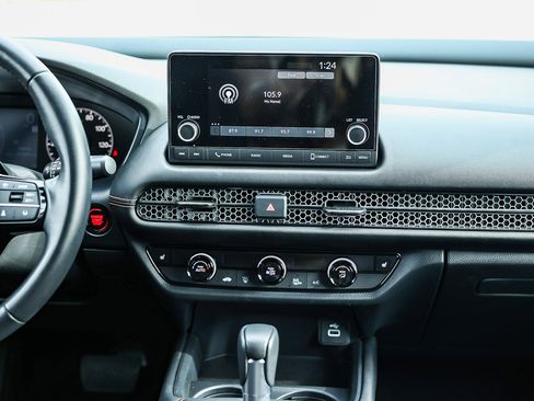 Used 2025 Honda HR-V Sport image 18